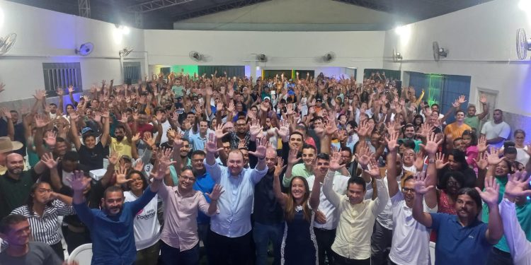 Aclamado por multidão, Fernando Camiletti lança pré-candidatura a prefeito em Sooretama