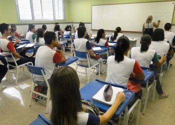 Prefeitura de Jaguaré reajusta salários do magistério pelo 4º ano seguido