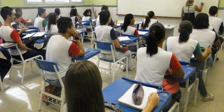 Prefeitura de Jaguaré reajusta salários do magistério pelo 4º ano seguido