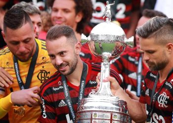 Jogador multicampeão pelo Flamengo fará palestra em Linhares