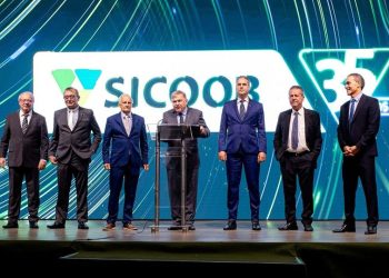Sicoob celebra 35 anos de cooperativismo de crédito no ES
