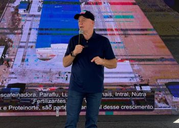 Em Sooretama, Casagrande mantém neutralidade política e exalta Alessandro: “Transformou o município”