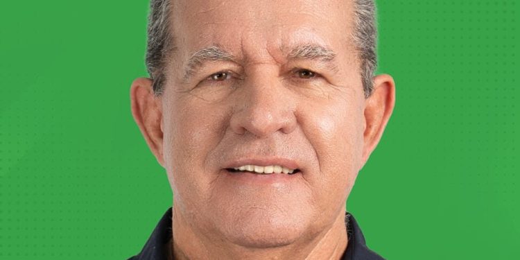 Pesquisa aponta reeleição do prefeito Atanael com 55% dos votos válidos em Mucurici