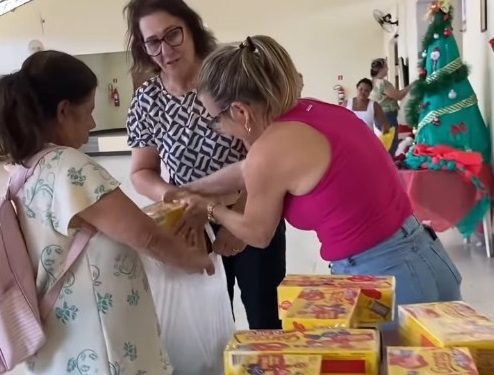 Prefeitura de cidade do Norte do ES distribui quase mil cestas natalinas a moradores