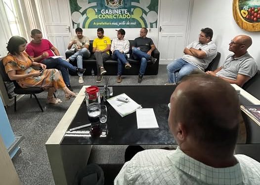 Prefeito recebe representantes de empresas que estão se instalando em Sooretama