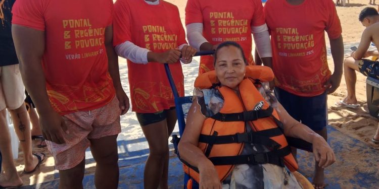 Praia Acessível promove inclusão de pessoas com mobilidade limitada durante o Carnaval no Pontal do Ipiranga