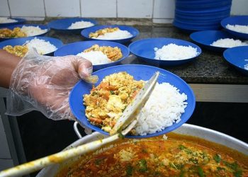 Alunos de Sooretama recebem almoço nas escolas durante as férias escolares
