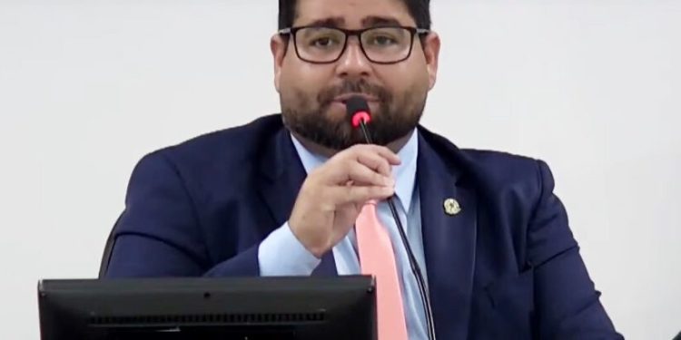“Não é bem-vindo”: Roninho espera esvaziamento de evento com Lula em Linhares nesta sexta-feira (11)