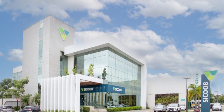 Sicoob anuncia R$ 60 bilhões para o agronegócio na safra 2025/2026