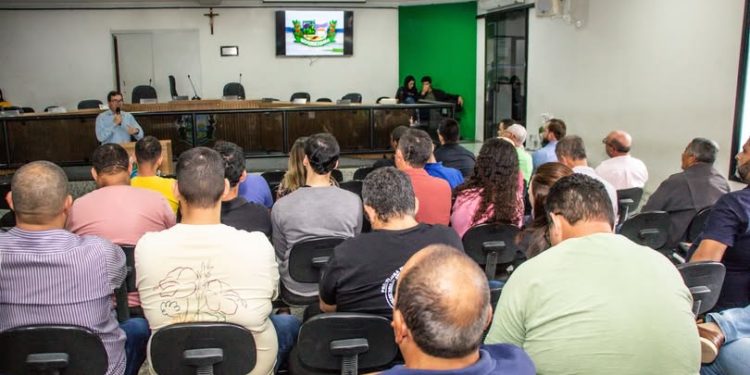 Câmara de Sooretama promove homenagem ao Dia dos Pais com reflexão sobre a paternidade nos dias atuais