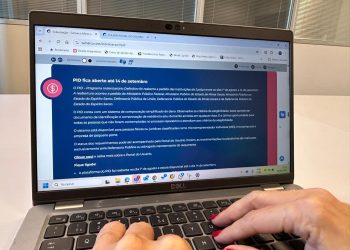 Advogados fazem plantão no fim de semana para atender atingidos que queiram ingressar no PID