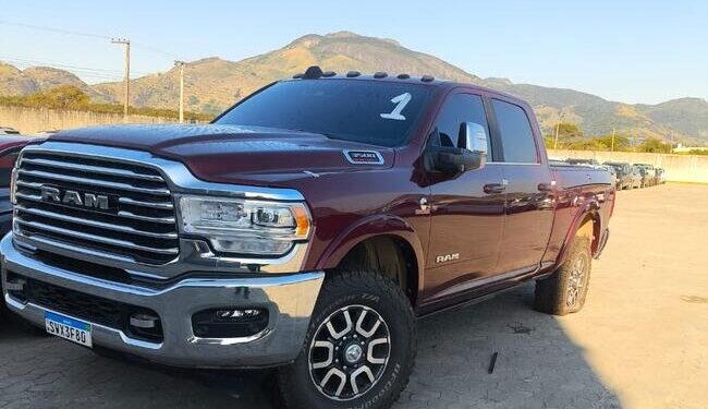 Detran/ES realiza leilão de mais de 400 veículos apreendidos com lances a partir de R$ 2 mil