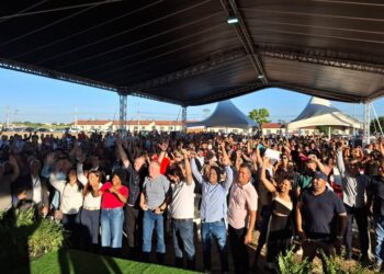 Após 12 anos de espera, 431 famílias recebem moradias do Residencial Alegre em Sooretama
