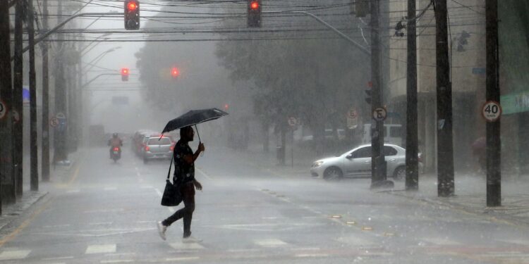 Defesa Civil alerta para chuvas extremas em todo o Espírito Santo nesta semana