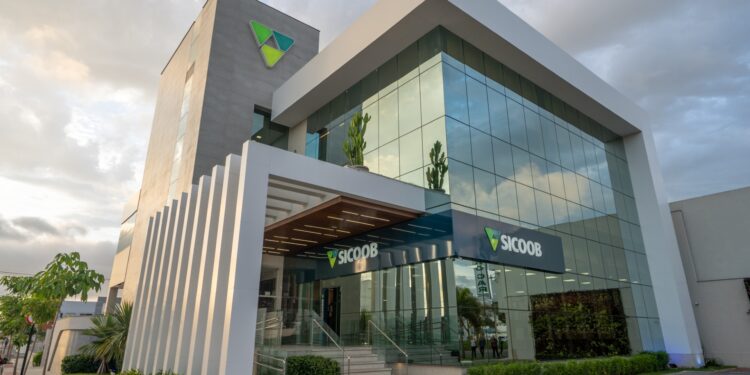 Sicoob lidera repasse de crédito rural aos produtores capixabas