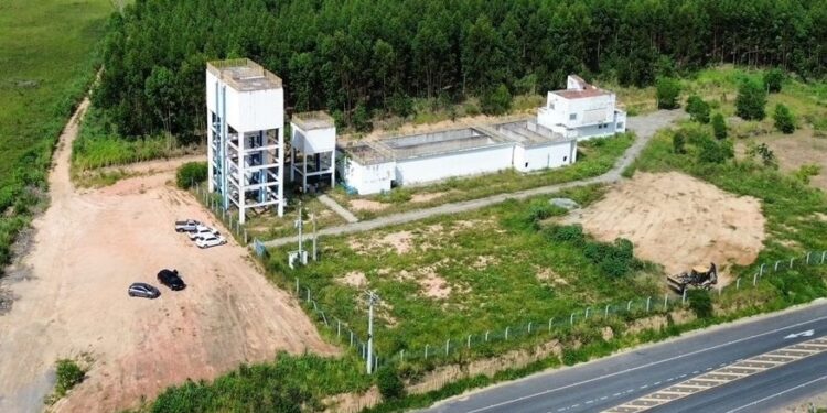Prefeito de Sooretama autoriza licitação para concluir Estação de Tratamento de Água paralisada há 12 anos
