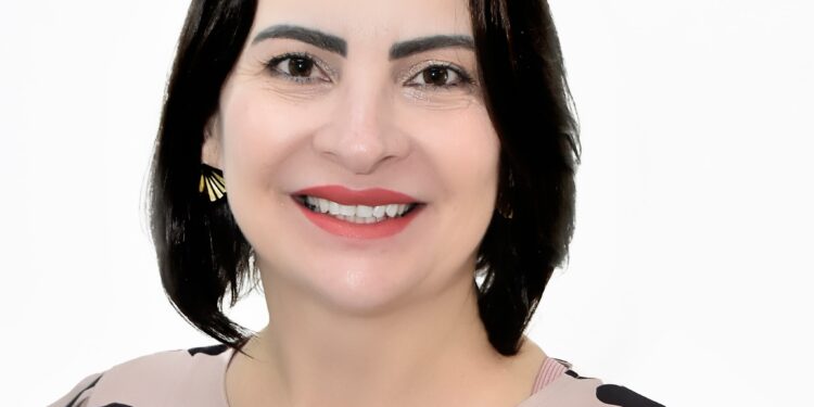 Professora de Sooretama conquista 1º lugar estadual no Prêmio Educador Transformador