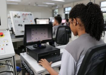 Para mulheres: Senai/ES abre 1.500 vagas em cursos gratuitos de TI e Inteligência Artificial