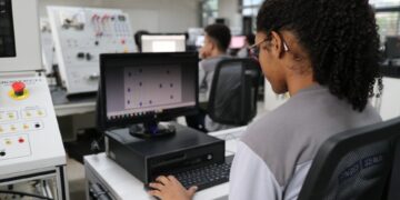 Para mulheres: Senai/ES abre 1.500 vagas em cursos gratuitos de TI e Inteligência Artificial