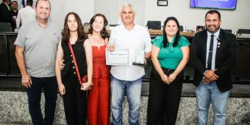 Ex-vereador Edson Isidoro recebe Moção de Aplausos na Câmara de Sooretama