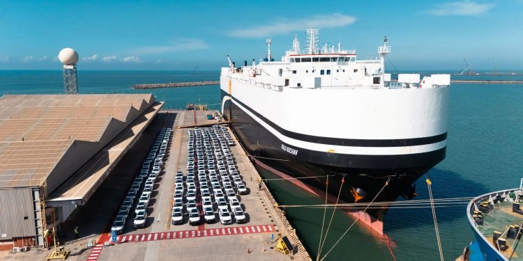 Mais de 50 mil carros importados desembarcaram em porto do Norte do ES no primeiro semestre de 2026