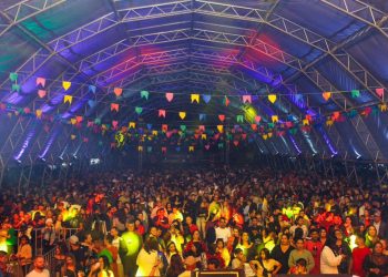Ecad cobra R$ 800 mil da Prefeitura de Linhares por direitos autorais de eventos públicos