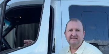 Sooretama amplia frota da Saúde com mais quatro vans para transporte de pacientes