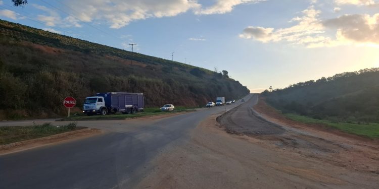 Obras na ES 245: Morros do Sangali e da Cachoeira do Ataíde receberão terceira faixa